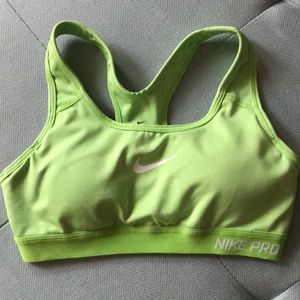 Nike Pro Sports Bra -S- Dri-Fit removable pads